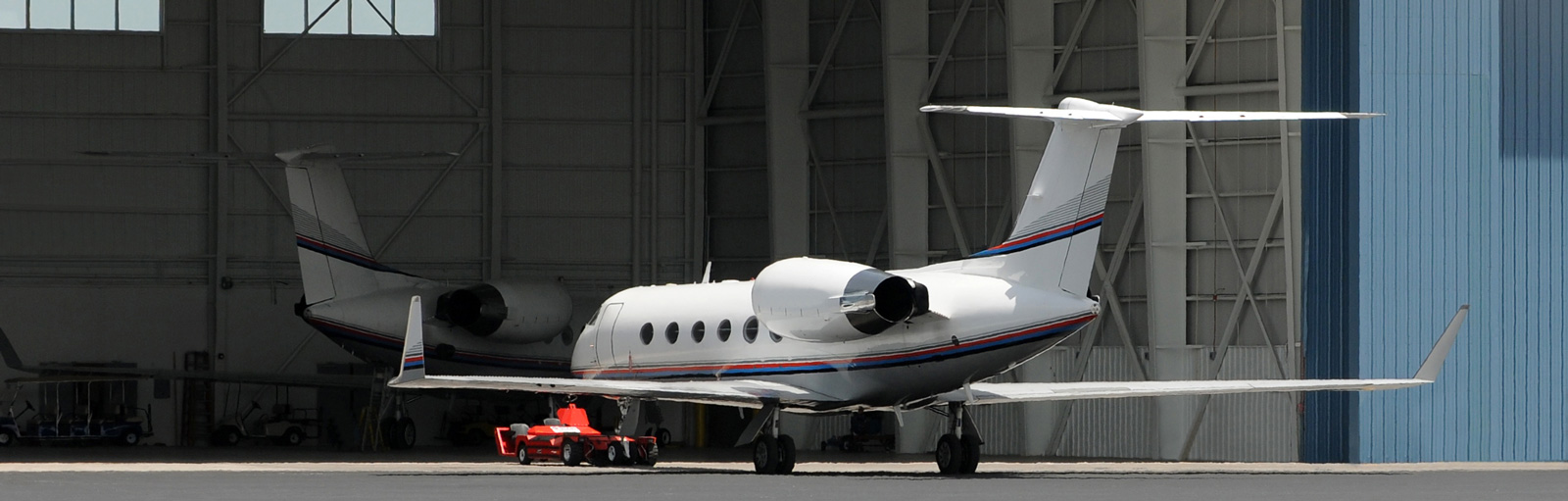 Private aircraft served by SkyLounge